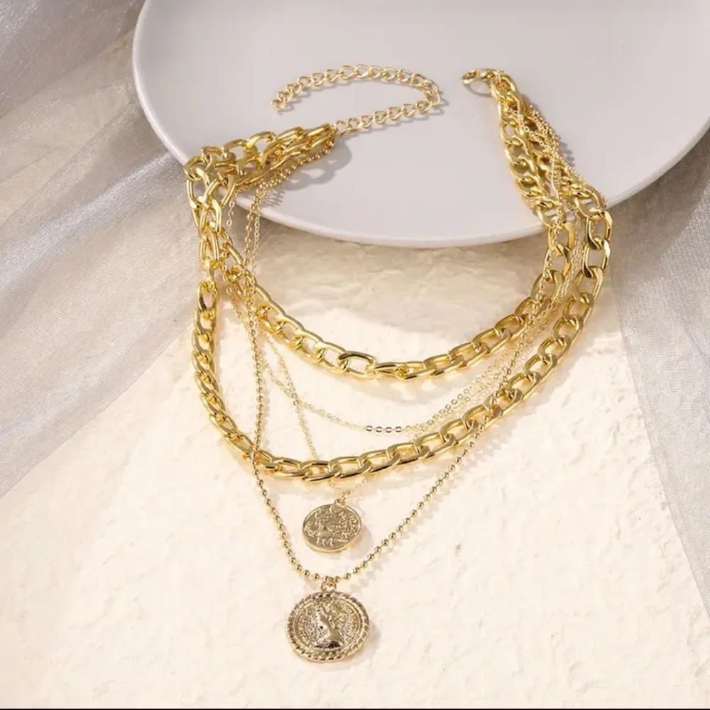 Layered necklace - Picture 2 of 3